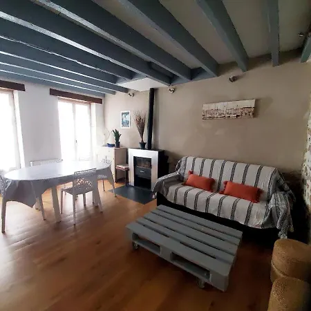 Les Marionnettes, Maison de ville 80m2 avec terrasse-2