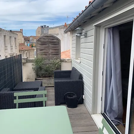 Les Marionnettes, Maison de ville 80m2 avec terrasse-3